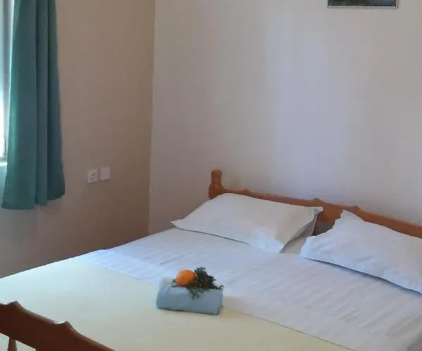 Apartman Seaside Secluded Cove Skozanje, Hvar - 14899 Gdinj